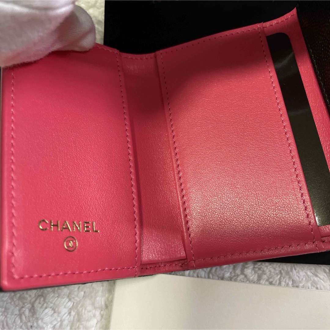 新品 シャネルCHANEL 三つ折財布 キャビアスキン カードケース 黒