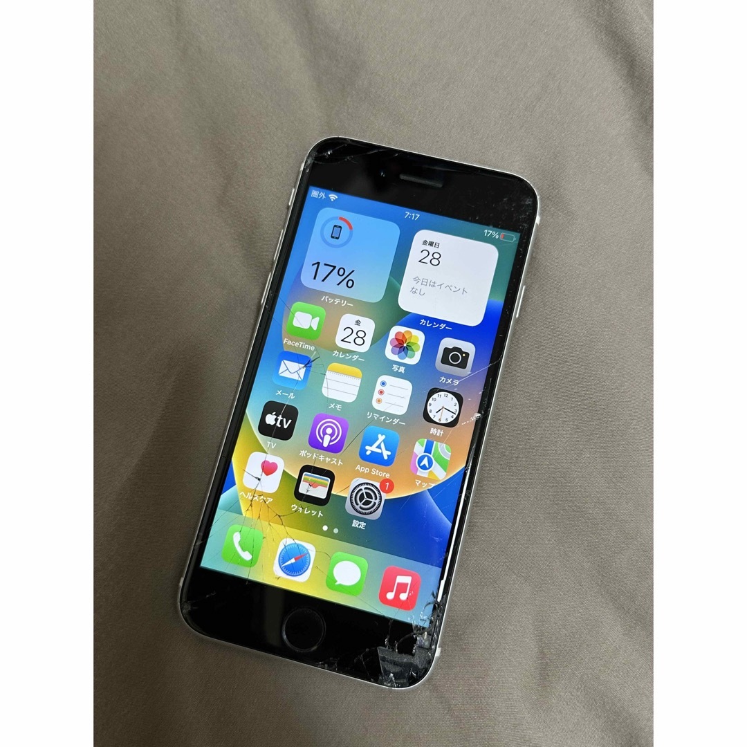 Apple(アップル)のiPhone SE 第二世代 【ジャンク品】ホワイト 64GB スマホ/家電/カメラのスマートフォン/携帯電話(スマートフォン本体)の商品写真