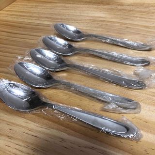 新品 未使用】ONEIDA オネイダ スプーン 5本セットの通販 by さぶろー