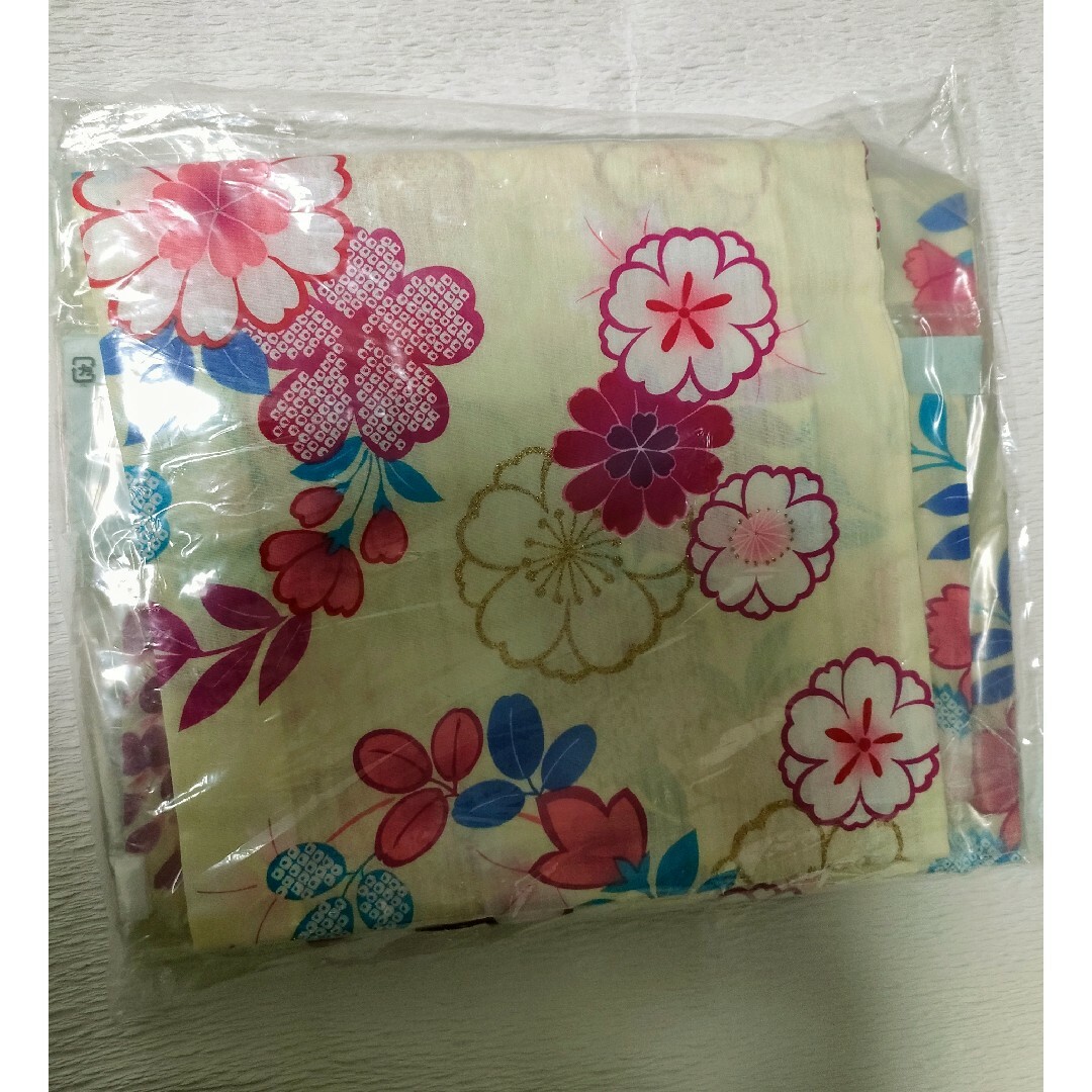 単品⭐Xmissブランド浴衣⭐薄クリーム⭐八重桜モチーフ⭐金ラメ⭐ナデシコ鹿の子