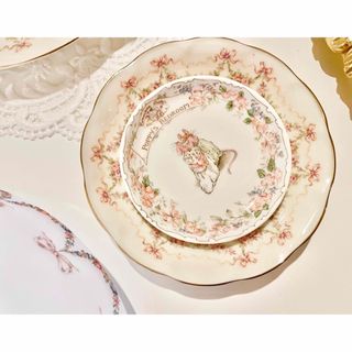 ロイヤルドルトン(Royal Doulton)のロイヤルドルトン　ブランブリーヘッジ　ポピーズベッドルーム　ミニ皿　ピントレー(食器)