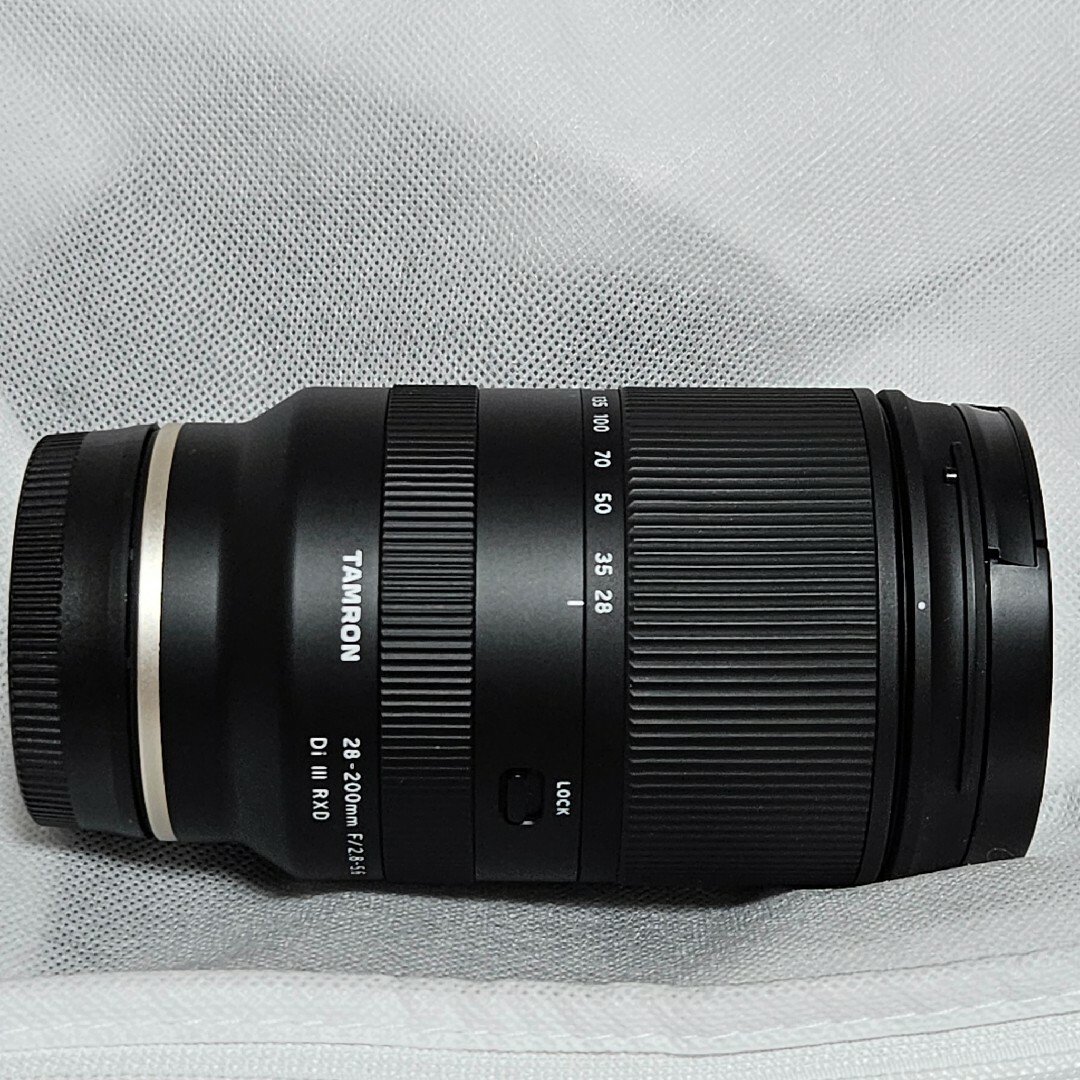 TAMRON(タムロン)の【美品】タムロンTAMRON28-200 F2.8-5.6 DI III RXD スマホ/家電/カメラのカメラ(その他)の商品写真