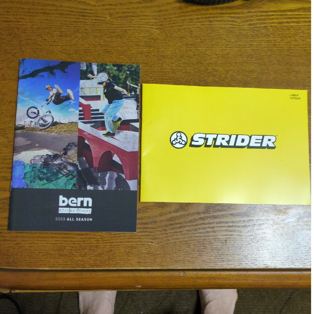 STRIDER　ストライダー　bern 　バーン　ヘルメット　パンフレット キッズ/ベビー/マタニティの外出/移動用品(自転車)の商品写真