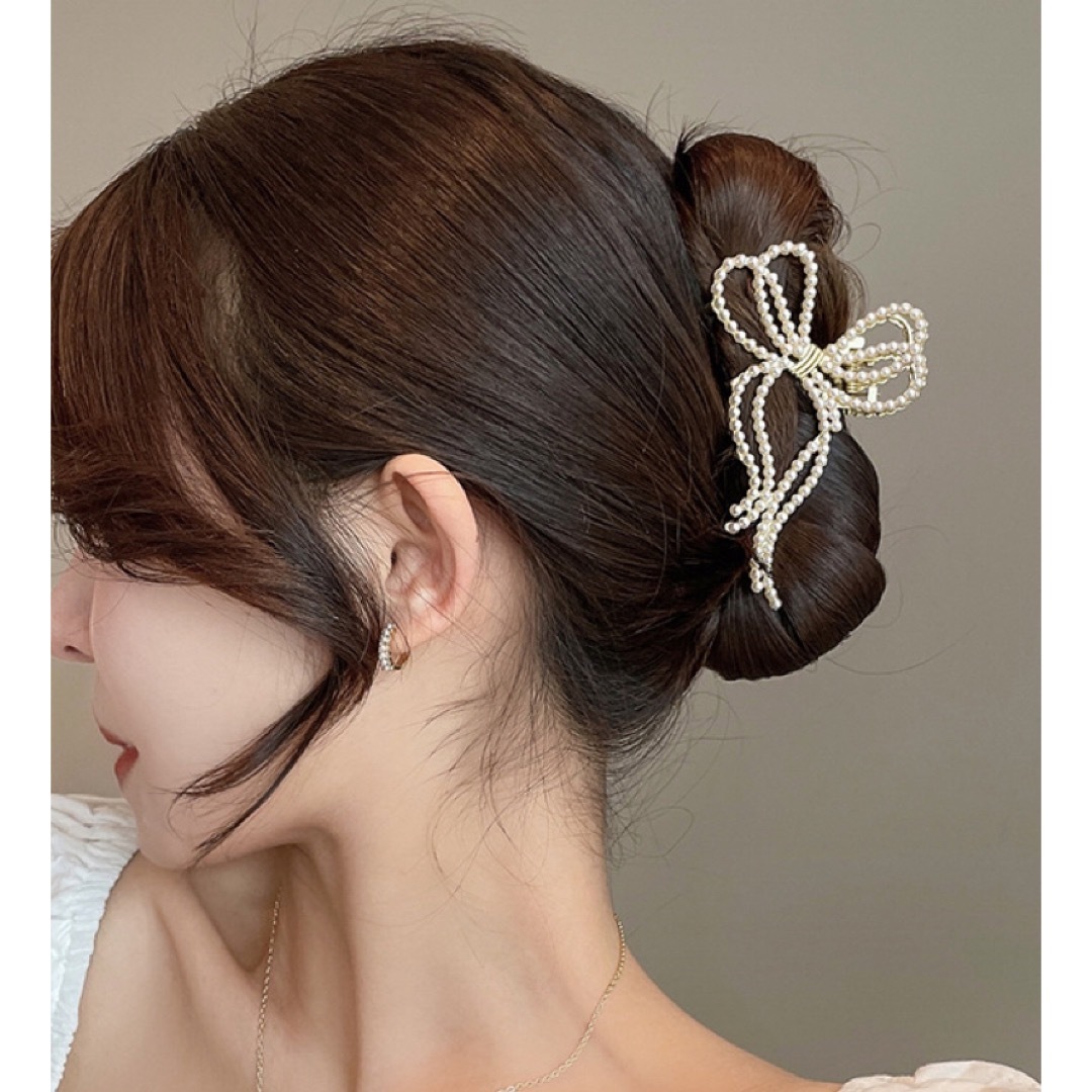 ヘアクリップ バンスクリップ パール リボン韓国高級人気可愛い最新金属 ゴールド レディースのヘアアクセサリー(バレッタ/ヘアクリップ)の商品写真