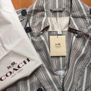 コーチ(COACH)のCOACH コーチ レインコート 新品 送料込(スプリングコート)