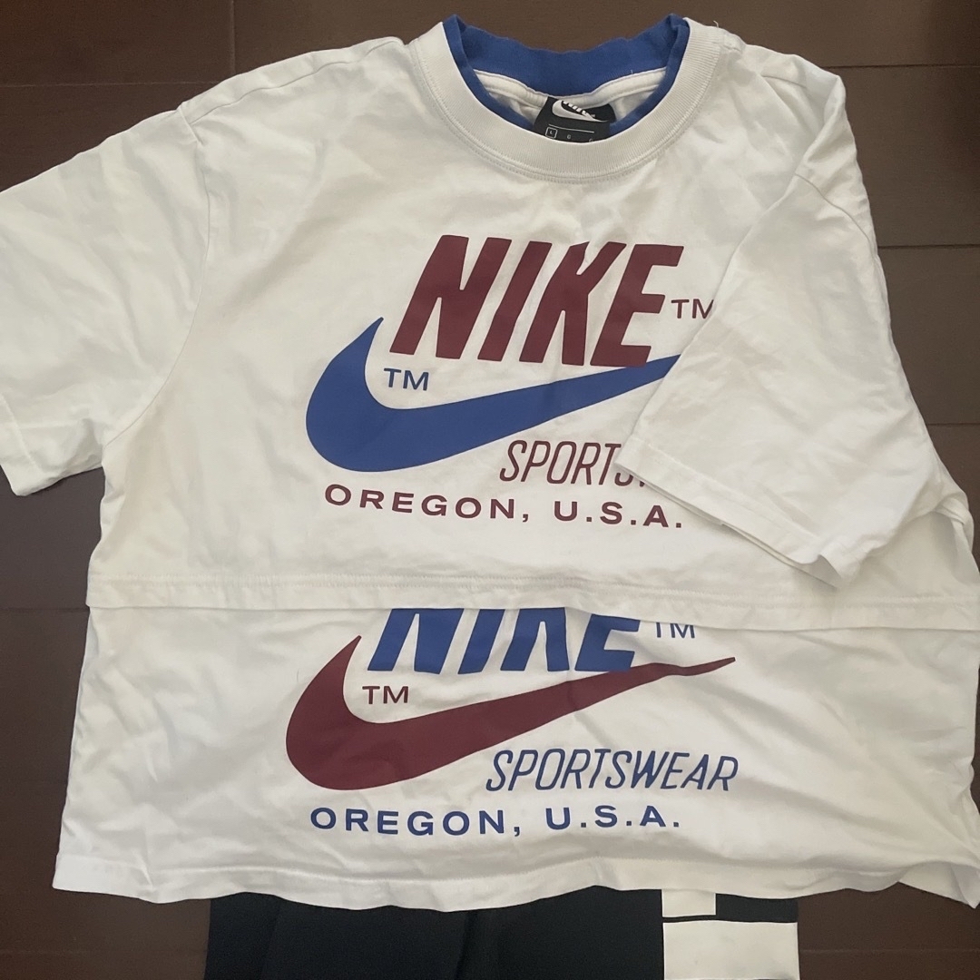 NIKE(ナイキ)のナイキ　セットアップ　2点 レディースのトップス(Tシャツ(半袖/袖なし))の商品写真