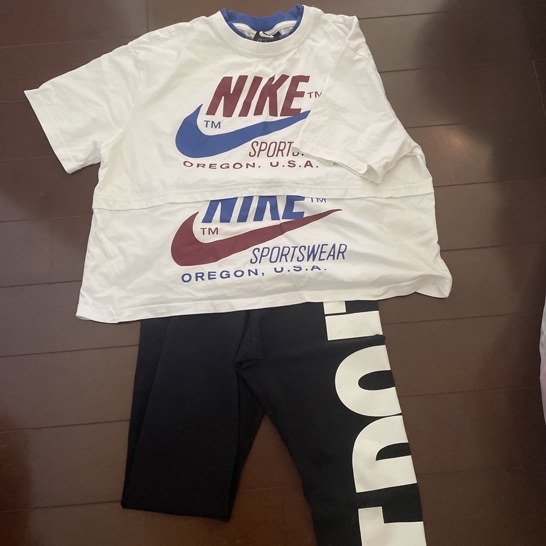 NIKE(ナイキ)のナイキ　セットアップ　2点 レディースのトップス(Tシャツ(半袖/袖なし))の商品写真