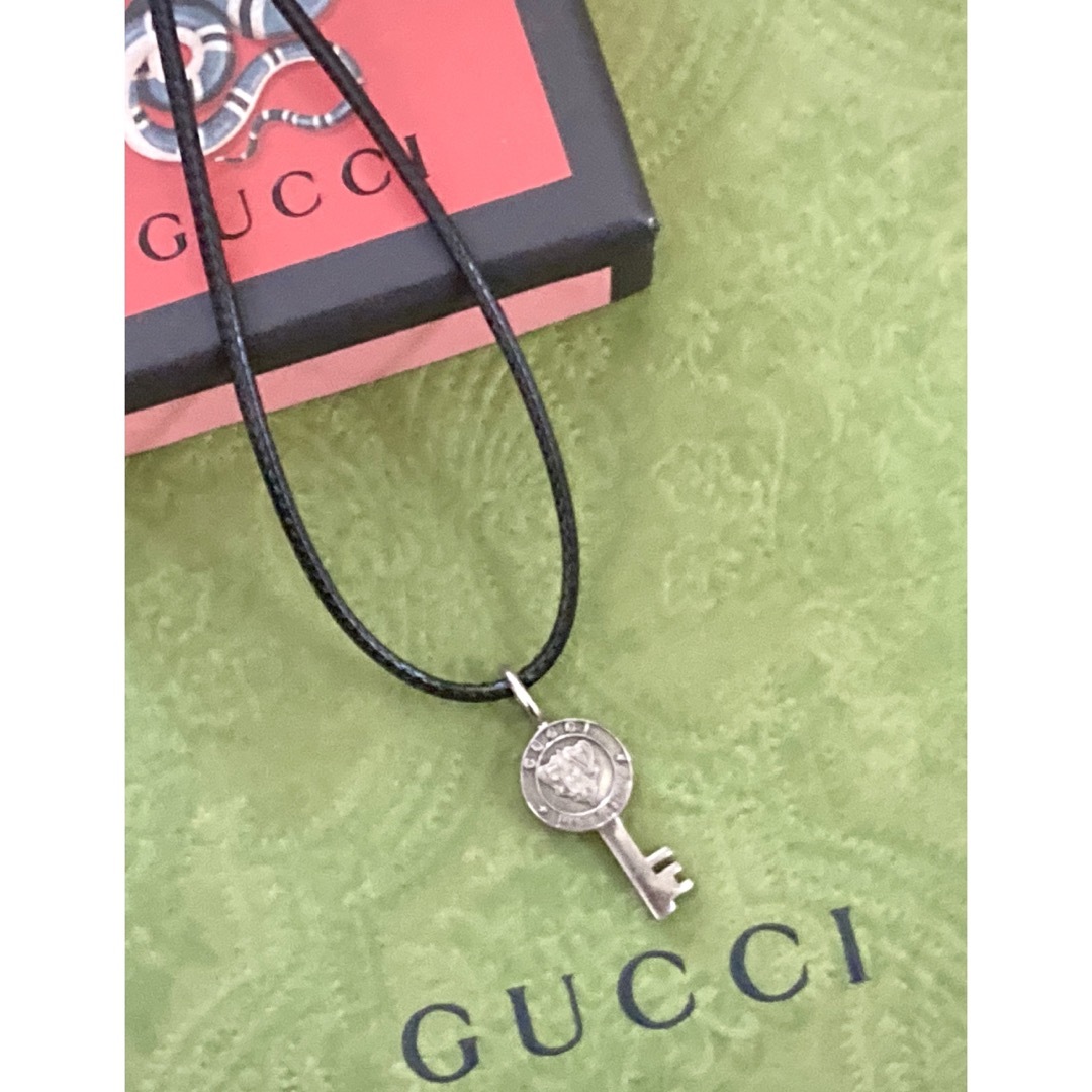 Gucci(グッチ)のグッチ クレスト キー ヴィンテージ/アンティーク加工(カギ/鍵)ネックレス レディースのアクセサリー(ネックレス)の商品写真