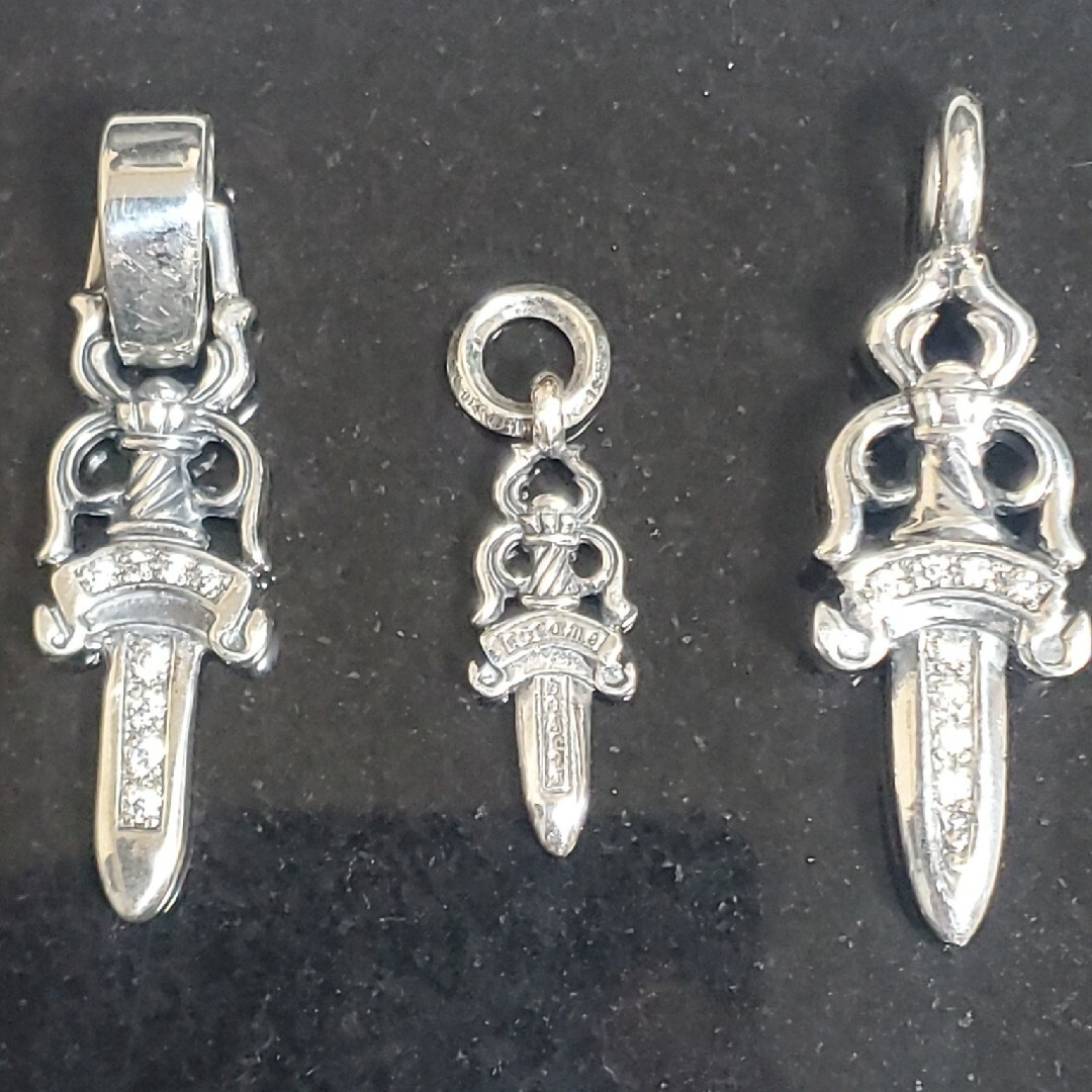 Chrome Hearts(クロムハーツ)のダブルダガーペンダント メンズのアクセサリー(ネックレス)の商品写真