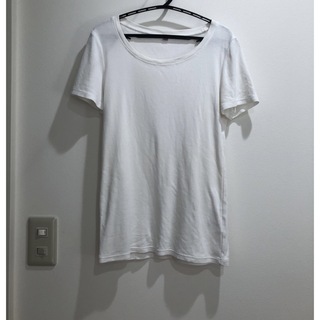 ユニクロ(UNIQLO)のユニクロ　UNIQLO Tシャツ　トップス　白T(Tシャツ(半袖/袖なし))
