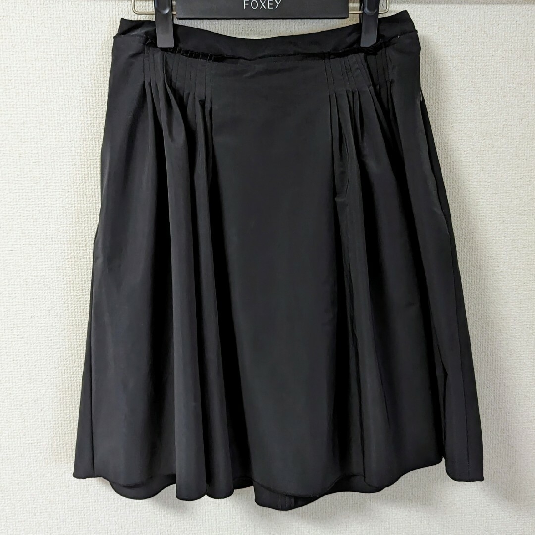 FOXEY(フォクシー)の春♡　フォクシーニューヨーク♡　スカート♡ブラック♡40 レディースのスカート(ひざ丈スカート)の商品写真