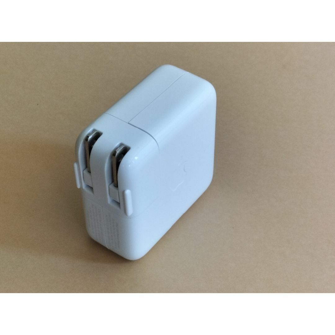Apple(アップル)の【新品未使用】Apple iPod USB 電源アダプタ M9837J/A スマホ/家電/カメラのオーディオ機器(その他)の商品写真