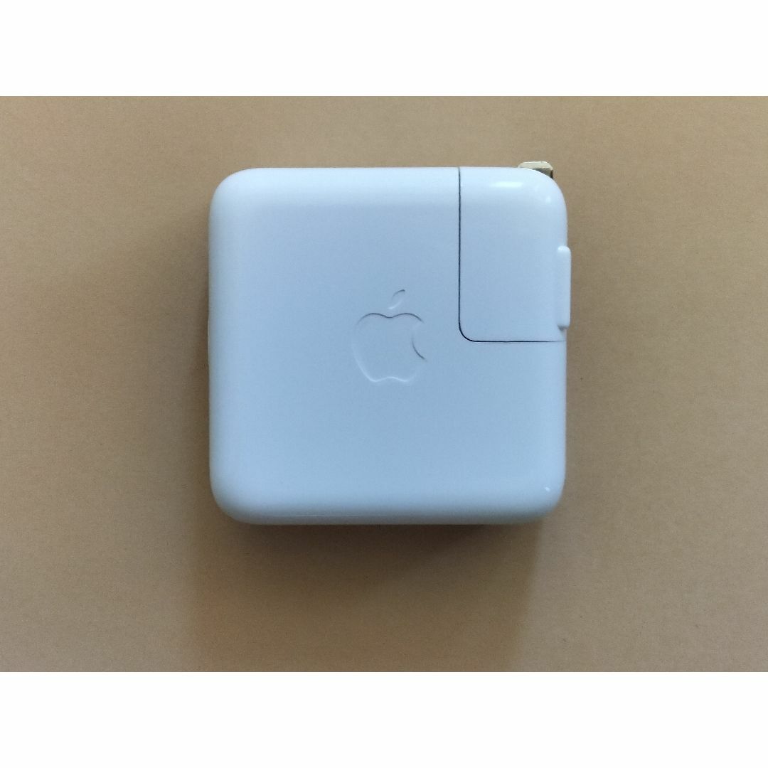 Apple(アップル)の【新品未使用】Apple iPod USB 電源アダプタ M9837J/A スマホ/家電/カメラのオーディオ機器(その他)の商品写真