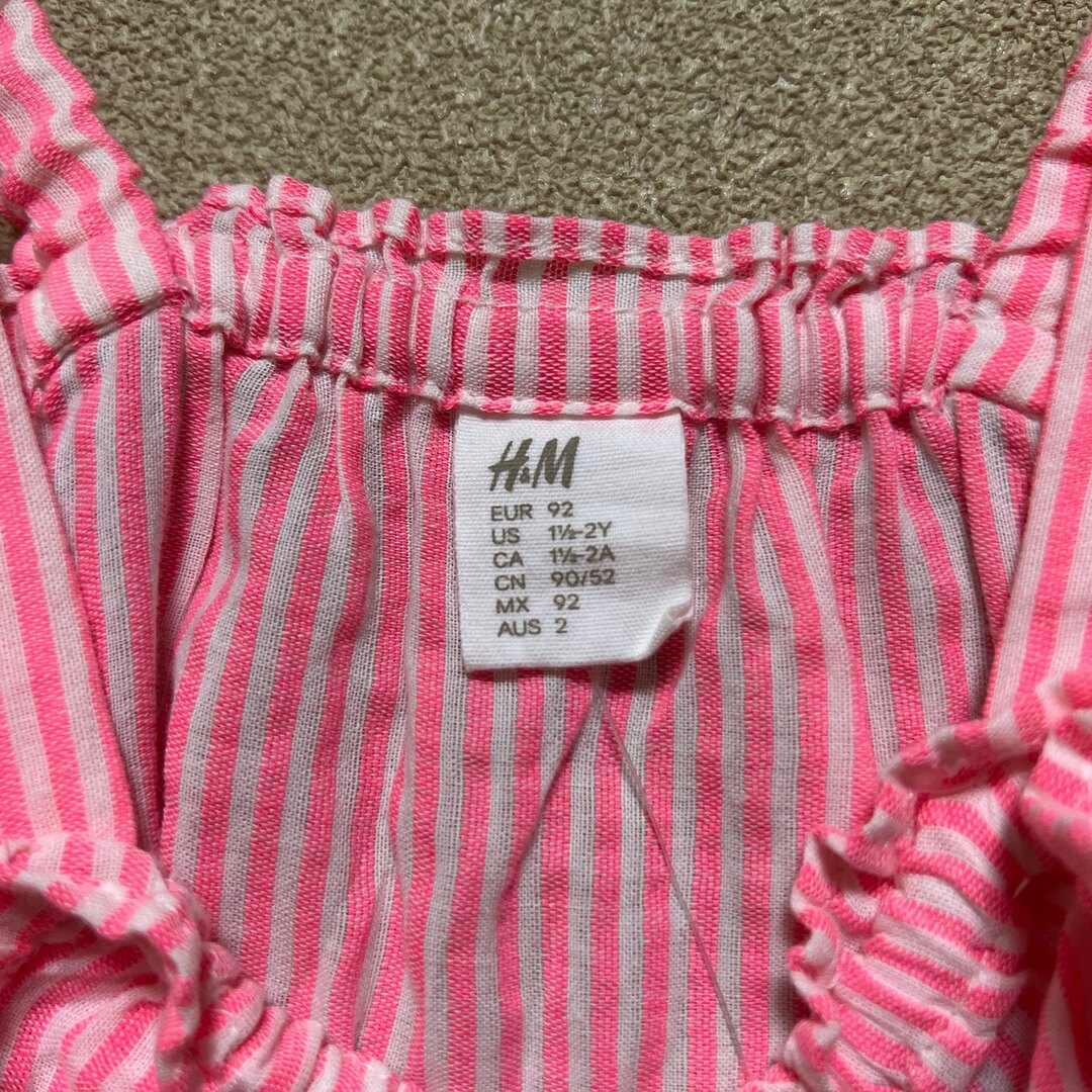 H&M(エイチアンドエム)のH&M   サロペット　新品 キッズ/ベビー/マタニティのキッズ服女の子用(90cm~)(Tシャツ/カットソー)の商品写真