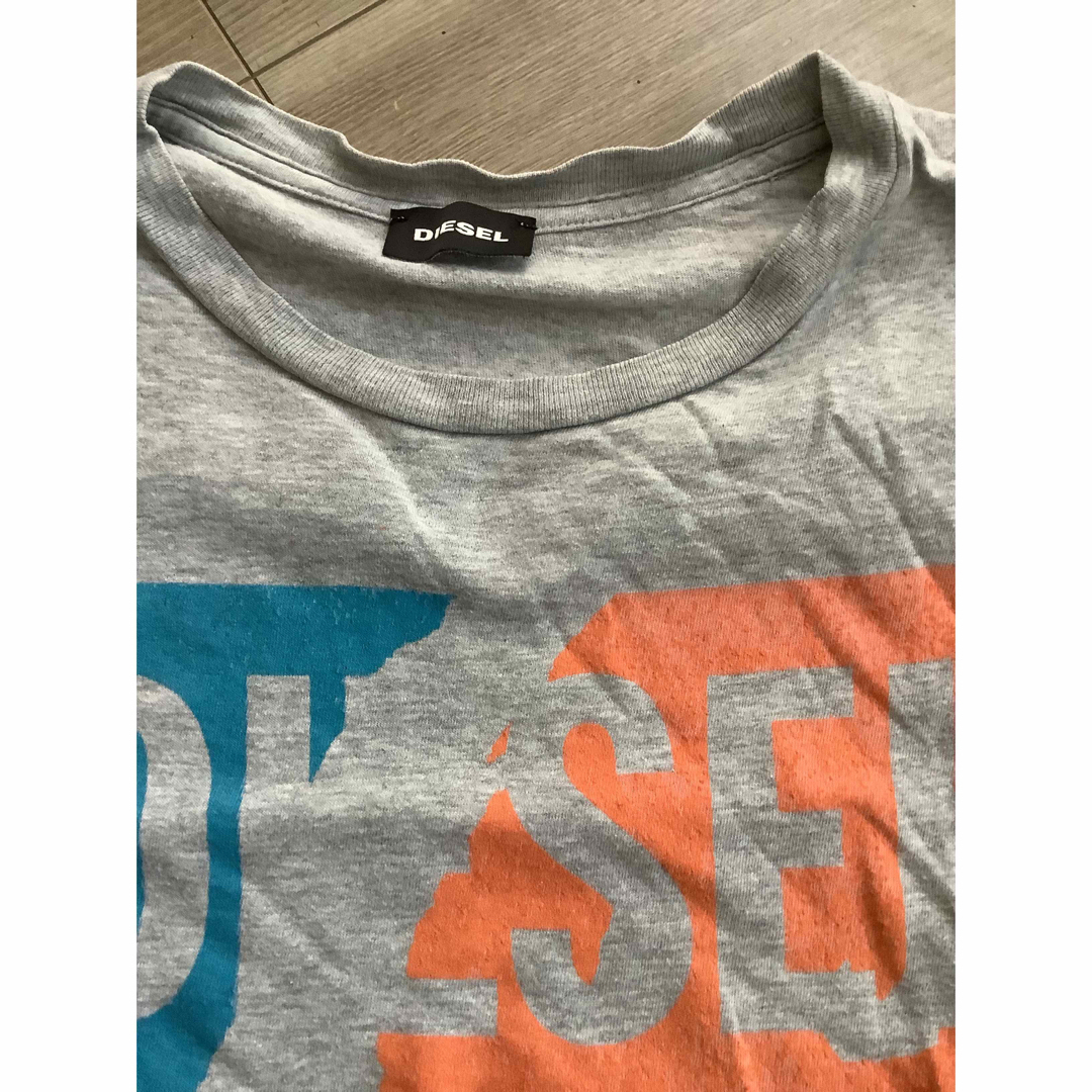 DIESEL(ディーゼル)の最終値下げ　diesel ディーゼル　グレー　tシャツ　キッズ　子供用　14歳 メンズのトップス(Tシャツ/カットソー(半袖/袖なし))の商品写真