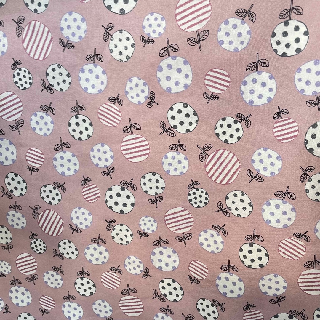 まるストライプのお花柄　ピンク　110×50センチ  可愛い生地　ハギレ ハンドメイドの素材/材料(生地/糸)の商品写真