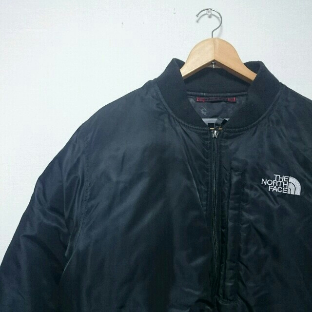 THE NORTH FACE(ザノースフェイス)の【NORTH FACE】 フライトジャケット ma-1 コラボ　フューチュラ メンズのジャケット/アウター(フライトジャケット)の商品写真