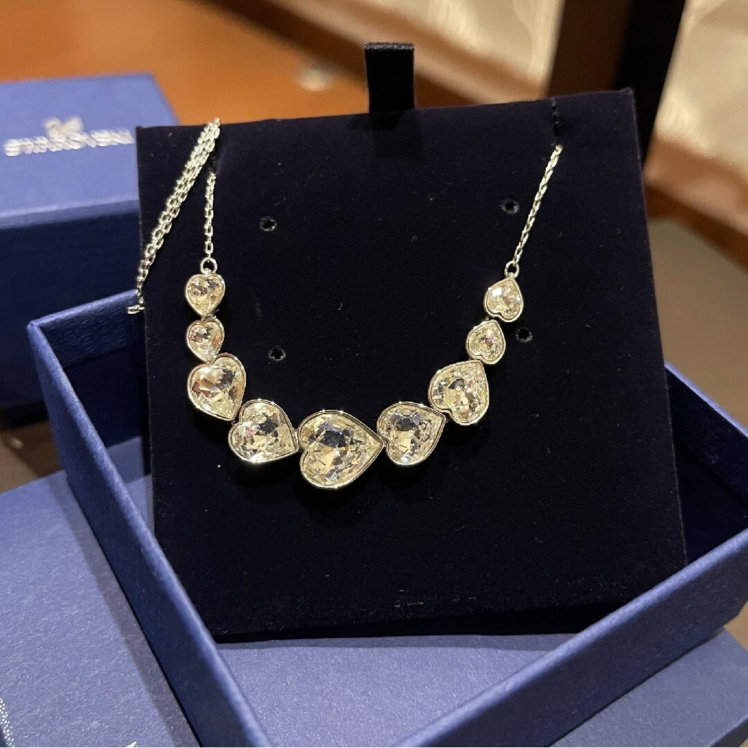 Swarovski イヤリングとネックレス、新品