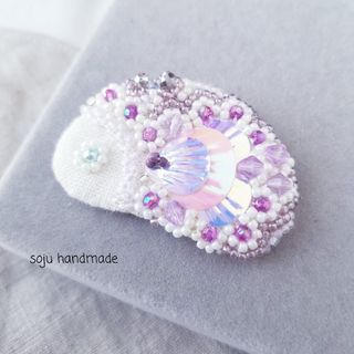 プリンセスラインドレスフィッシュ　ビーズ刺繍　ブローチ(ブローチ/コサージュ)