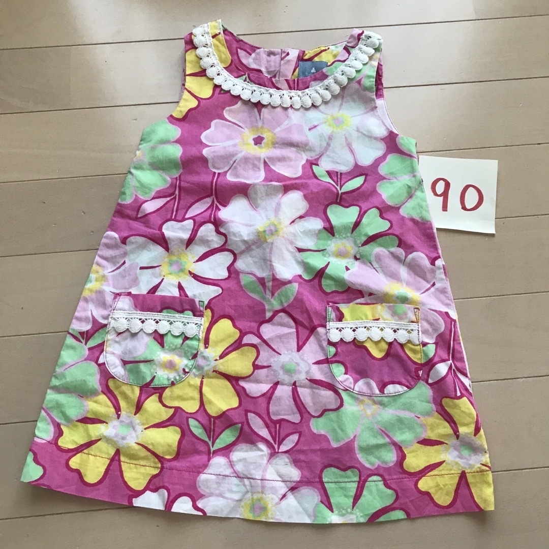 babyGAP(ベビーギャップ)のベビーギャップ　90 ワンピース  花柄 キッズ/ベビー/マタニティのキッズ服女の子用(90cm~)(ワンピース)の商品写真