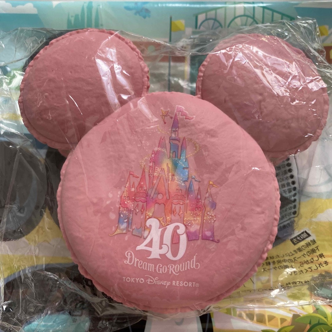 Disney(ディズニー)のディズニー　40周年　マカロン型スーベニアケース エンタメ/ホビーのおもちゃ/ぬいぐるみ(キャラクターグッズ)の商品写真