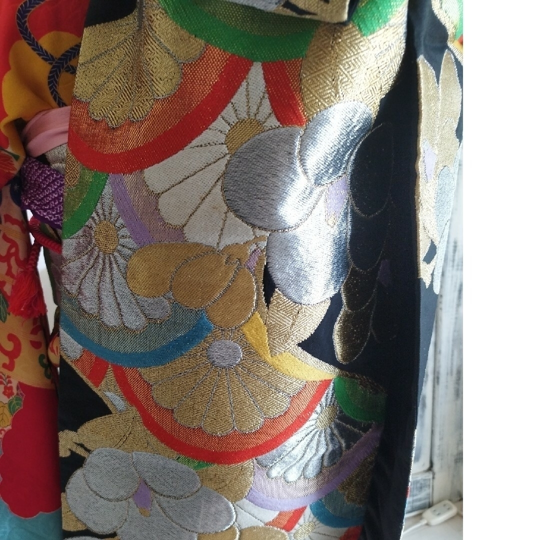 アンティーク赤ブルー黄の雲取模様が美しい着物に黒のだらりの帯セット キッズ/ベビー/マタニティのキッズ服女の子用(90cm~)(和服/着物)の商品写真