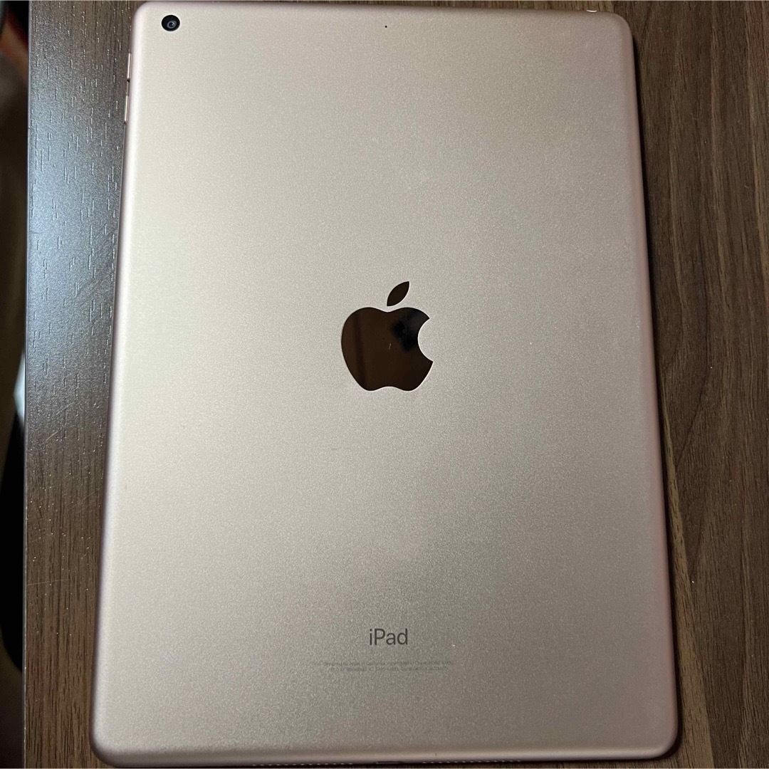 iPad(アイパッド)のiPad 128GB 第6世代 動作確認済　ケース付き スマホ/家電/カメラのPC/タブレット(タブレット)の商品写真