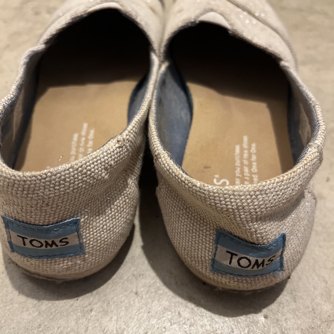 TOMS(トムズ)のTOMSナチュラルメタリックリネン レディースの靴/シューズ(スリッポン/モカシン)の商品写真