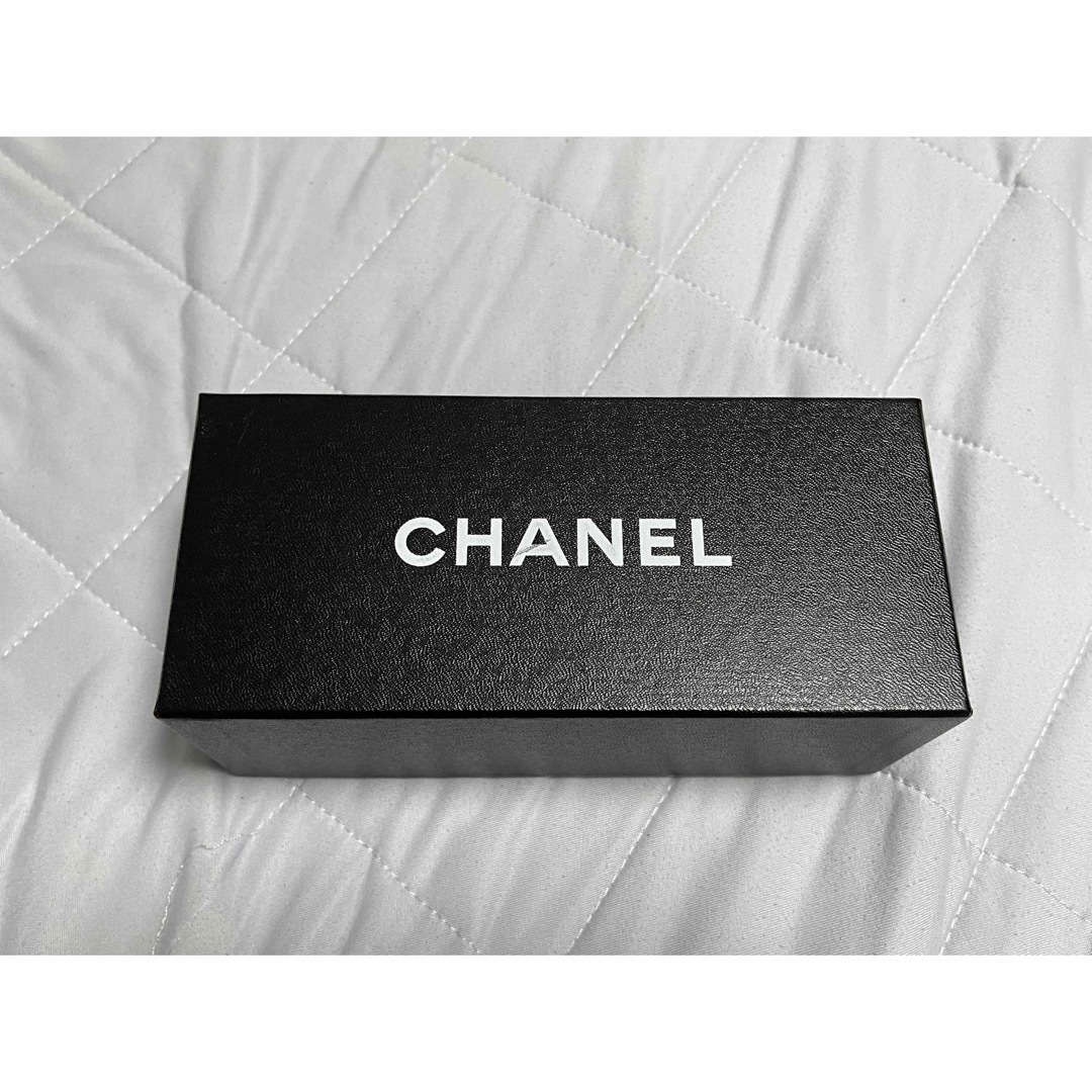 CHANEL(シャネル)のシャネル　メガネケース　サングラスケース　CHANEL 黒 レディースのファッション小物(サングラス/メガネ)の商品写真