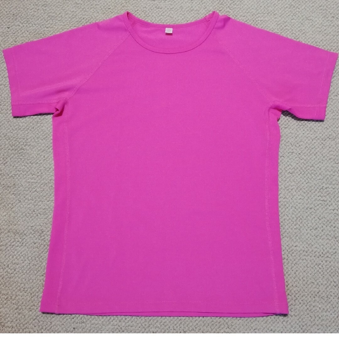 UNIQLO(ユニクロ)のユニクロ　UNIQLO Tシャツ　ピンク色 メンズのトップス(Tシャツ/カットソー(半袖/袖なし))の商品写真