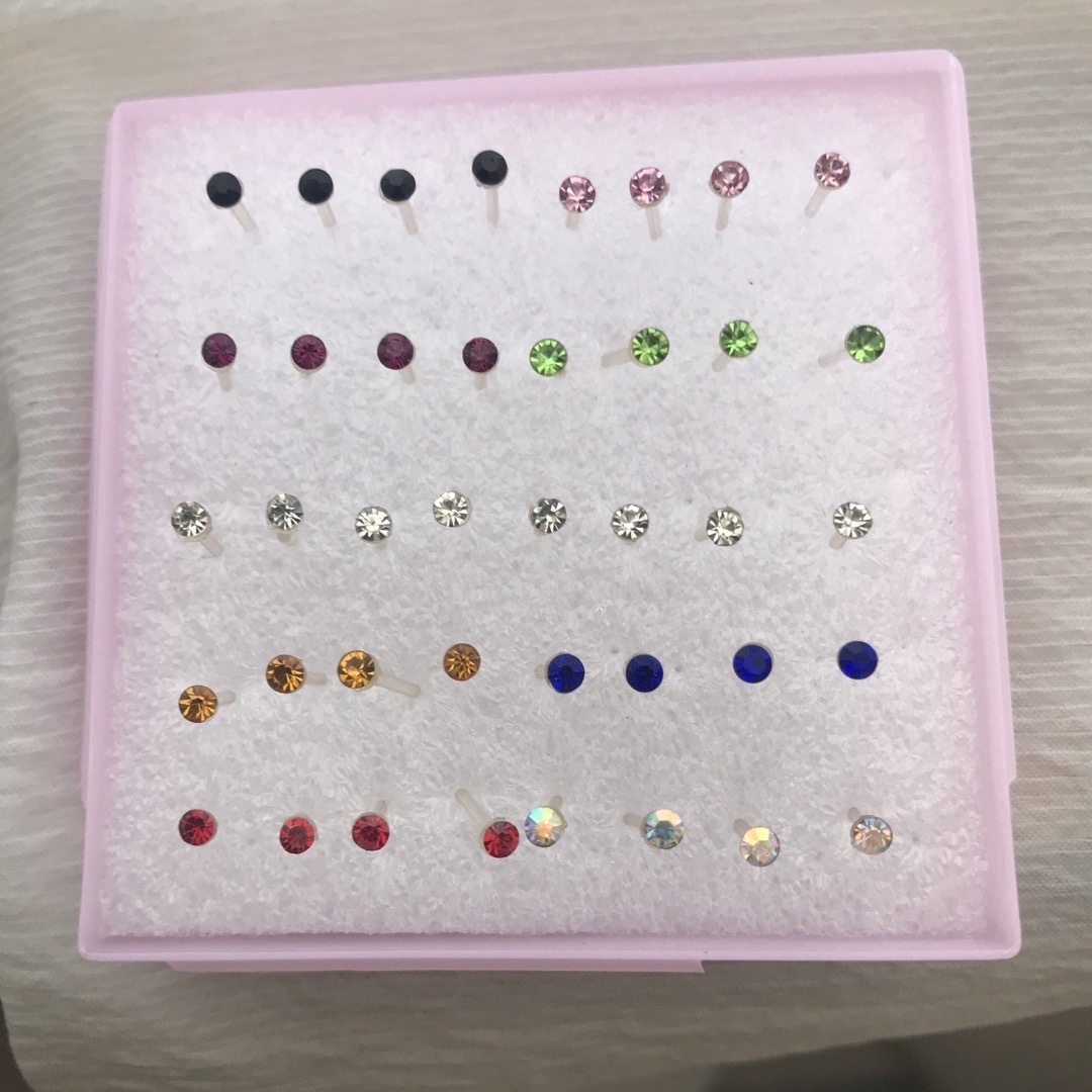 ミニピアス  40個(20ペア) 3mm セット売り レディースのアクセサリー(ピアス)の商品写真