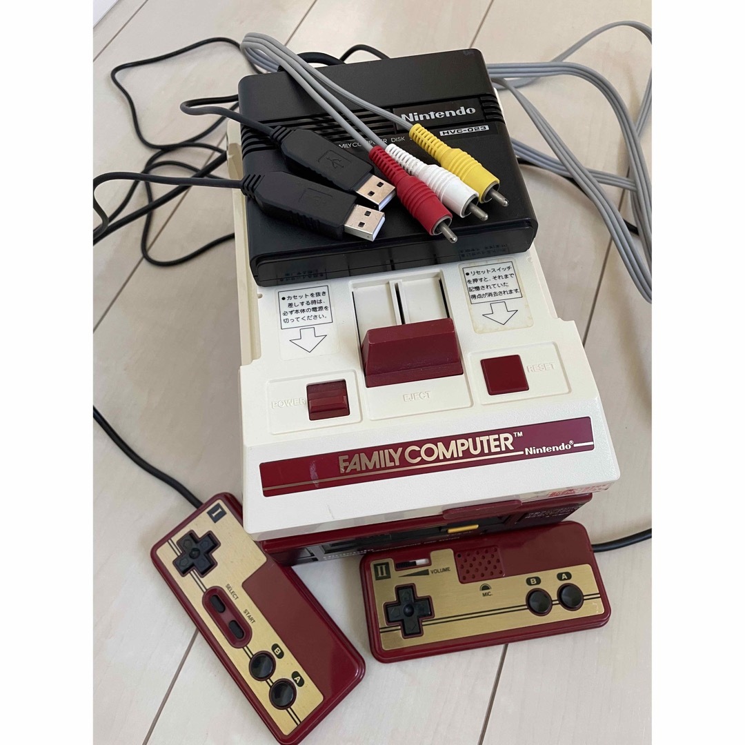 Nintendo ファミリーコンピューター　AV改造済ファミコン本体