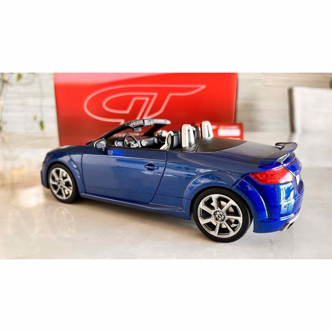 本日特価　アウディ TT RS ロードスター (ブルー)1/18 エンタメ/ホビーのおもちゃ/ぬいぐるみ(ミニカー)の商品写真