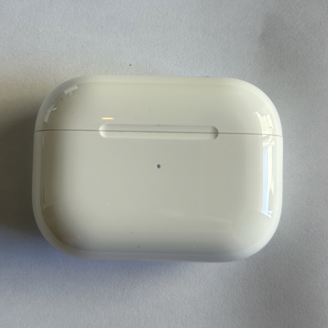 Apple(アップル)の【美品、おまけ付き】AirPods Pro 第一世代 付属品全て有り スマホ/家電/カメラのオーディオ機器(ヘッドフォン/イヤフォン)の商品写真