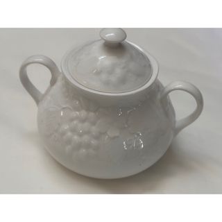 ウェッジウッド(WEDGWOOD)のWEDGEWOODウェッジウッド　strawberry&vineシュガーポット(食器)