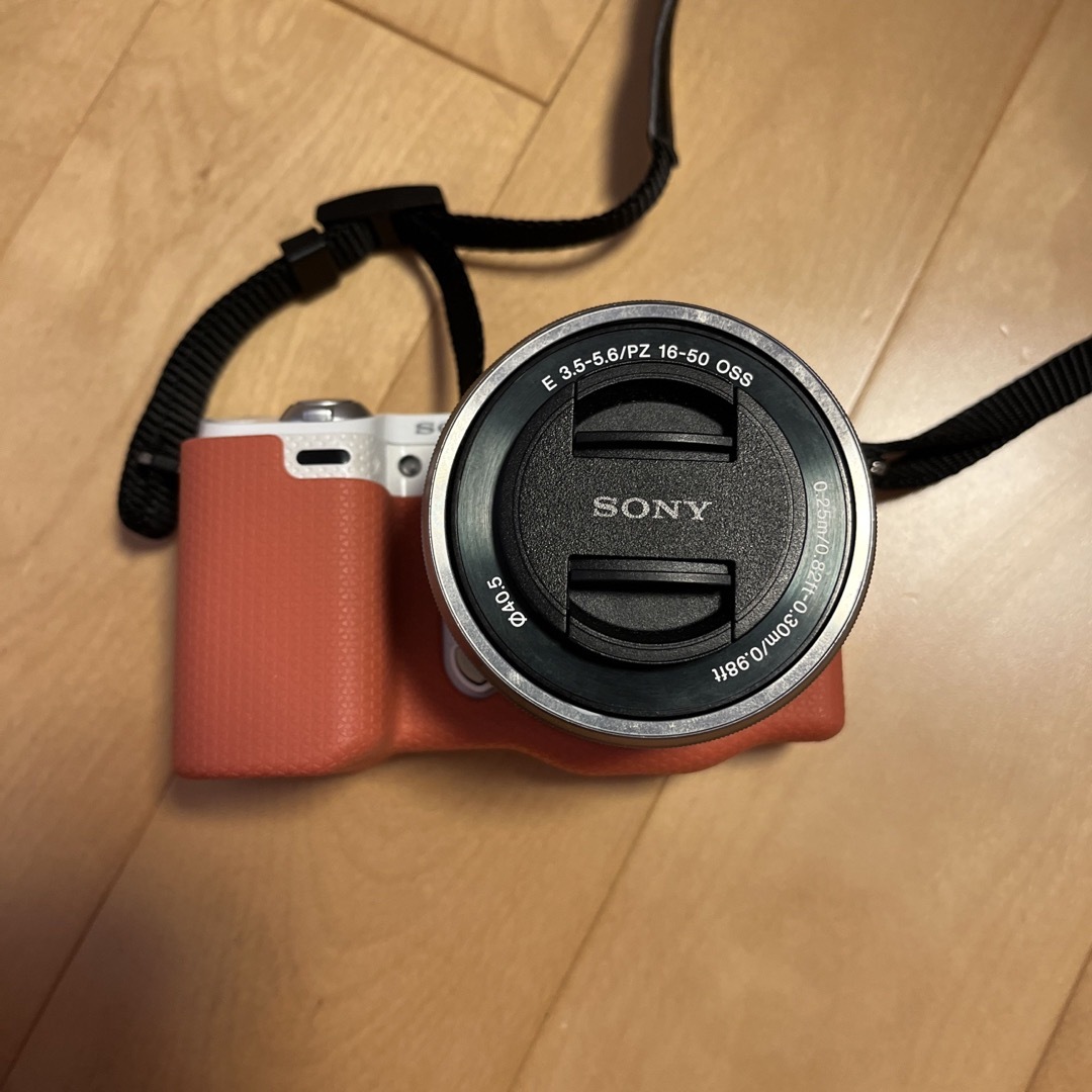 SONY(ソニー)のSONY レンズ交換式デジタルカメラ　NEX-5T スマホ/家電/カメラのカメラ(コンパクトデジタルカメラ)の商品写真