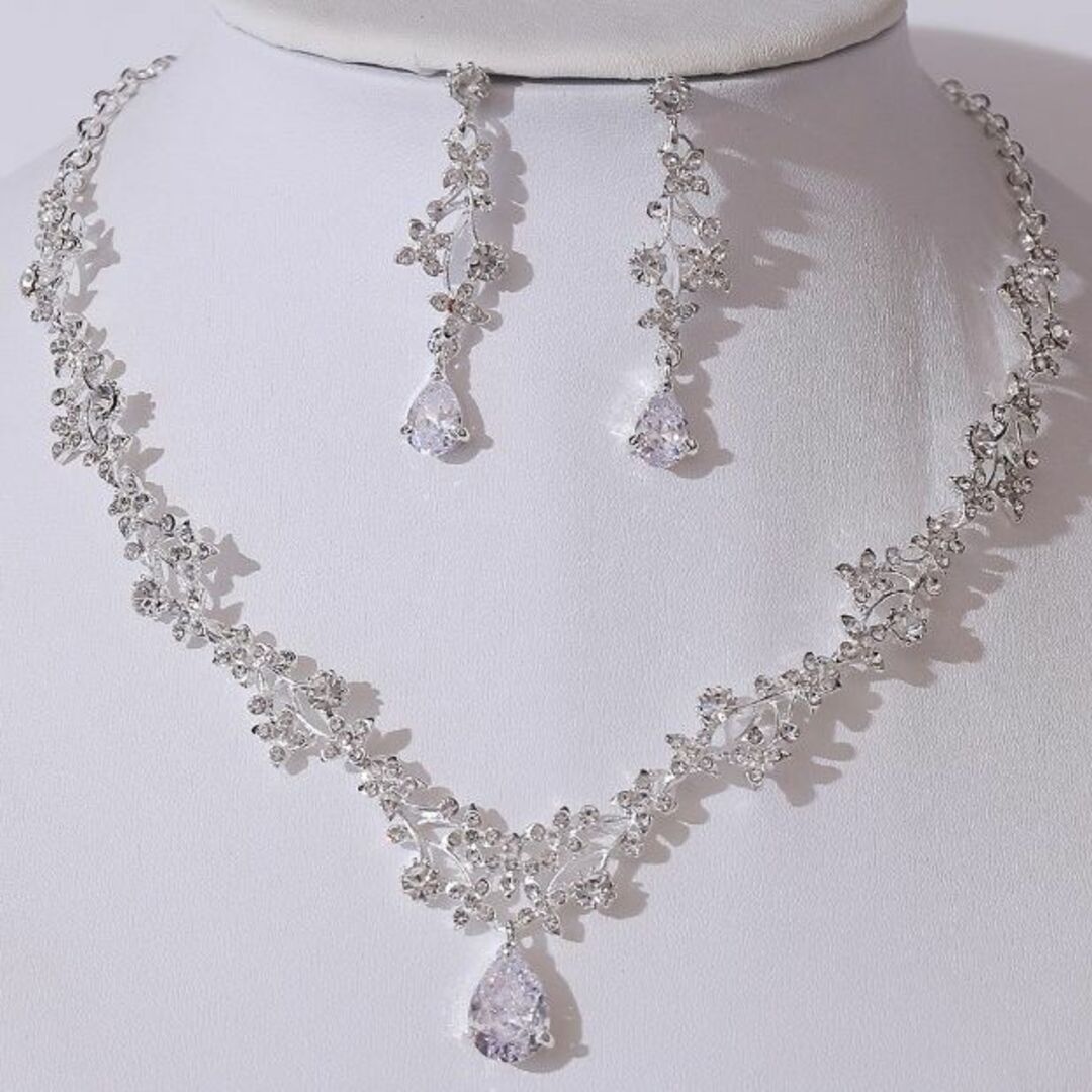 ☆新品未使用☆ピアス ネックレス 2点セット ウエディング 結婚式