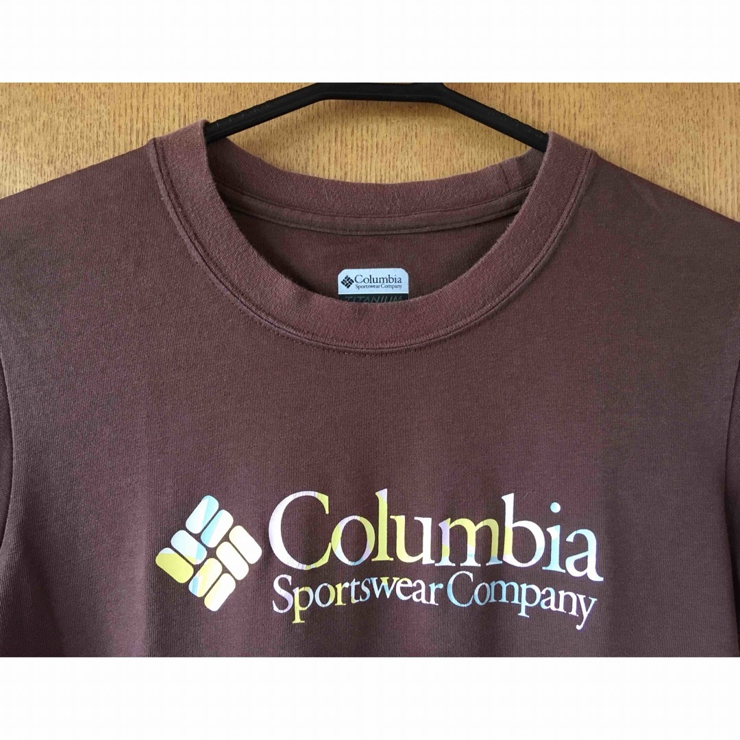 Columbia(コロンビア)のColumbia OMNI-DRY Tシャツ Mサイズ ブラウン 訳あり レディースのトップス(Tシャツ(半袖/袖なし))の商品写真