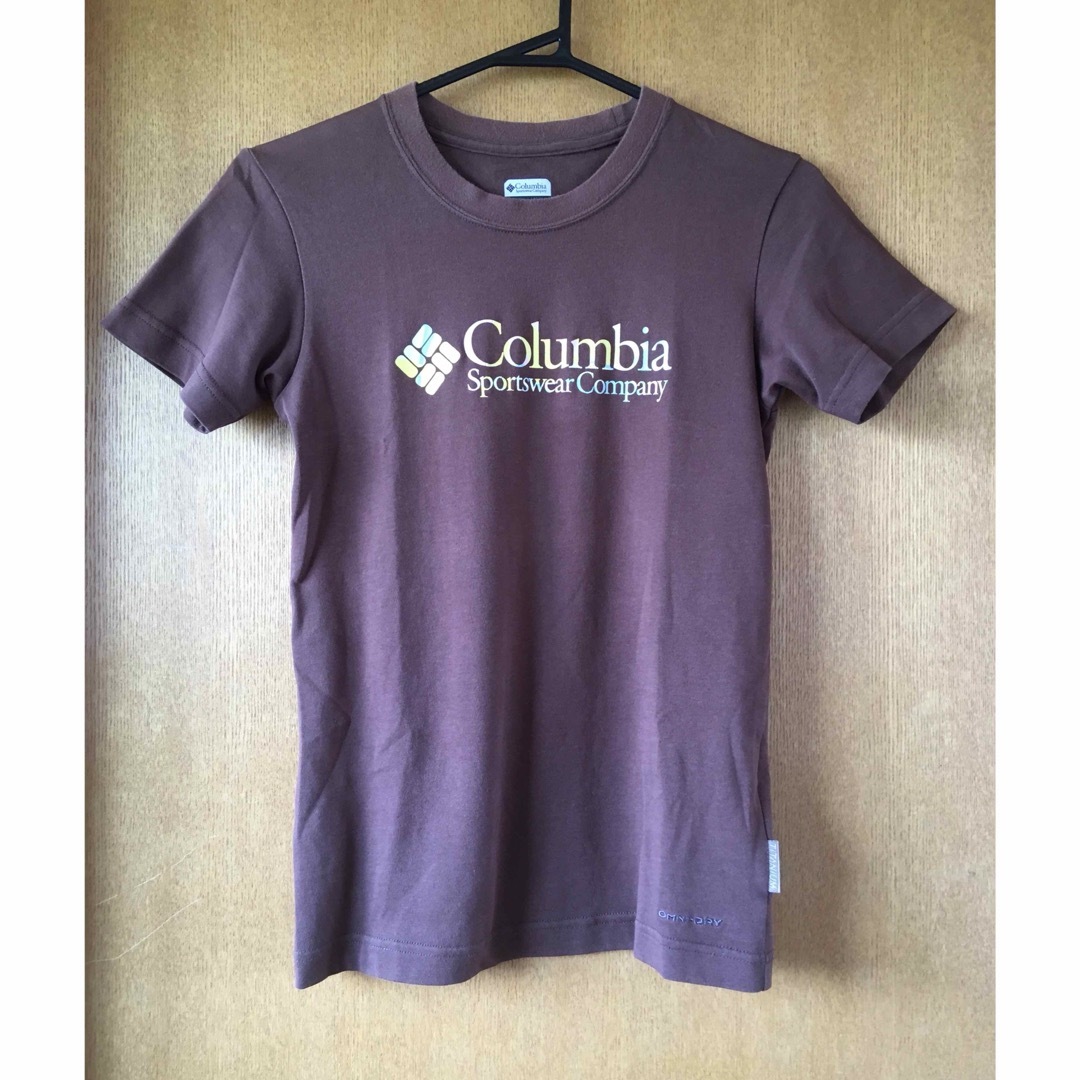 Columbia(コロンビア)のColumbia OMNI-DRY Tシャツ Mサイズ ブラウン 訳あり レディースのトップス(Tシャツ(半袖/袖なし))の商品写真