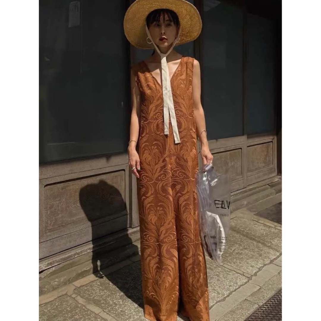 Ameri VINTAGE - AMERI CHLOE V NECK ROMPERSの通販 by smile ◡̈