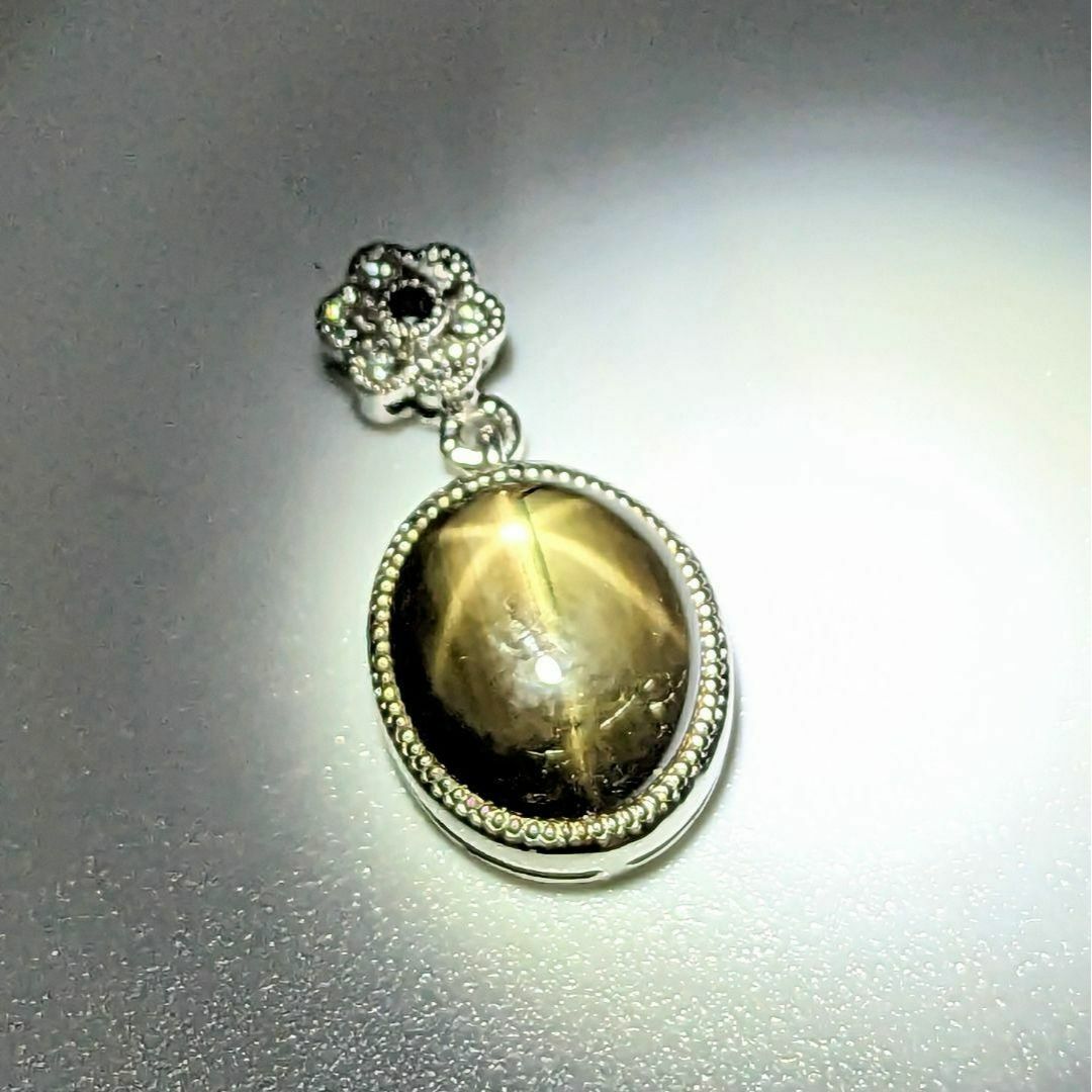 K18WG ブラックスターサファイア 0.09ct ダイヤ付き ネックレス K18WG ブラックスターサファイア 0.09ct ダイヤ付き ネックレス