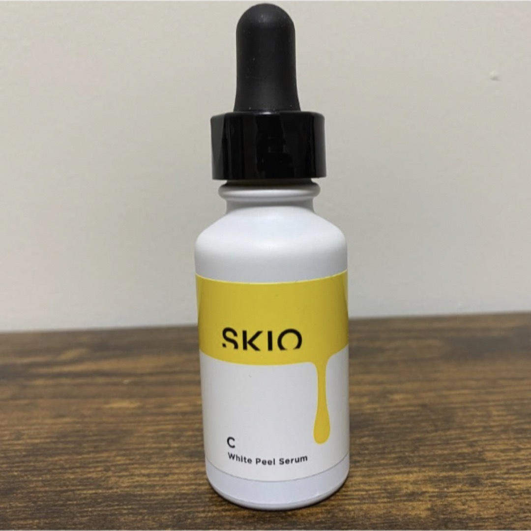 ロート製薬(ロートセイヤク)のSKIO スキオVCホワイトピールセラム　26ml コスメ/美容のスキンケア/基礎化粧品(美容液)の商品写真