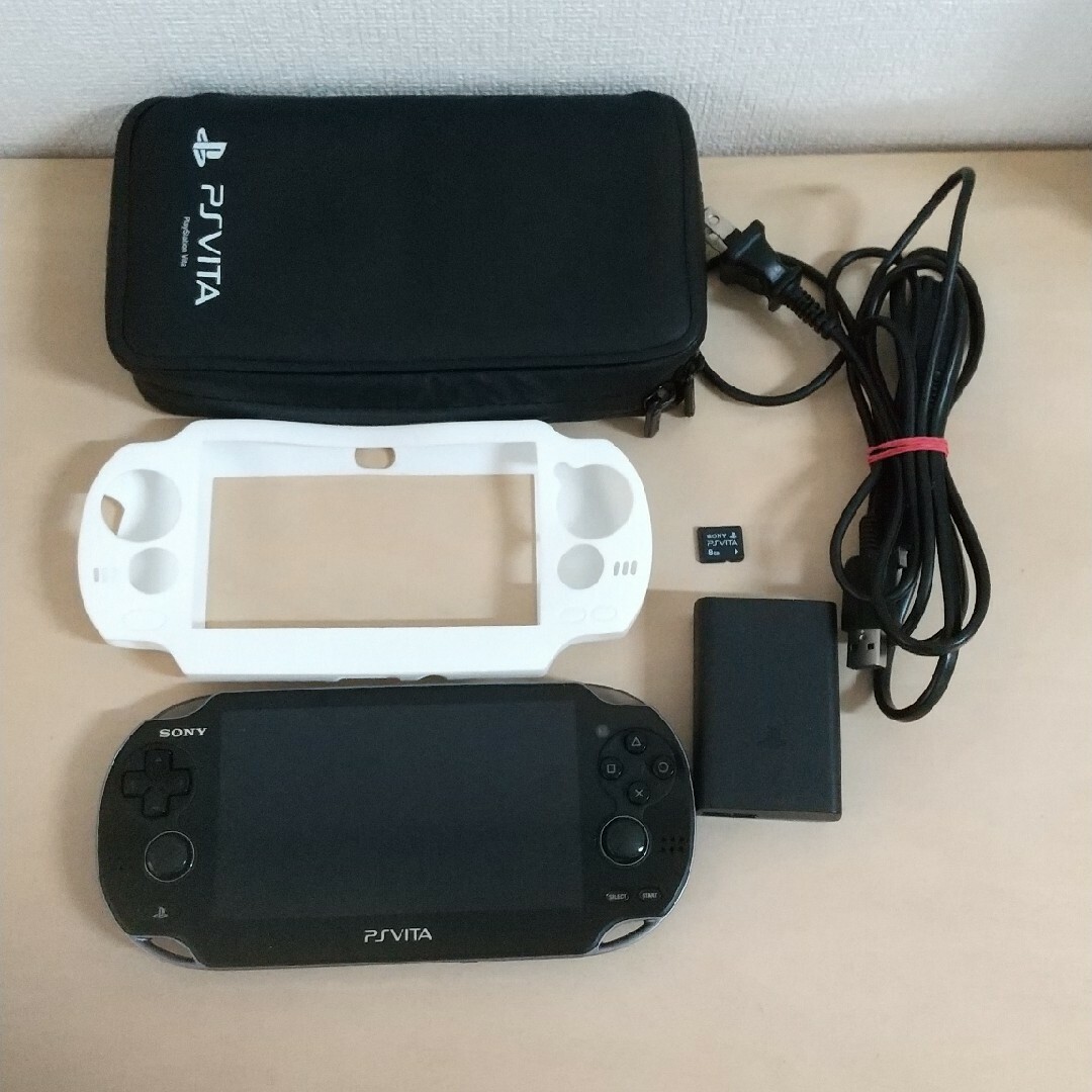 PSVITA PCH-1100 - 携帯用ゲーム機本体