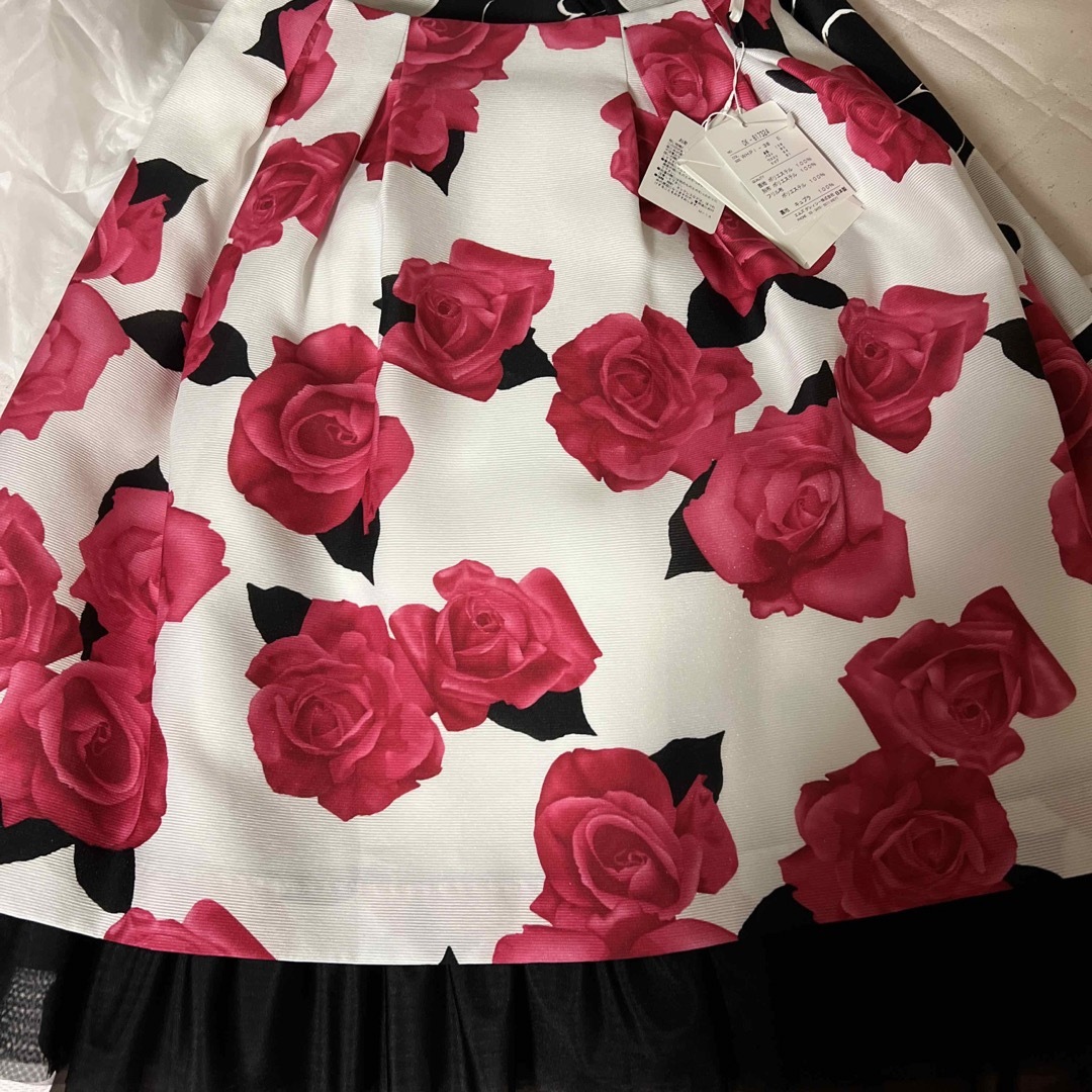 M'S GRACY(エムズグレイシー)のエムズグレイシー　薔薇柄スカート レディースのスカート(ひざ丈スカート)の商品写真