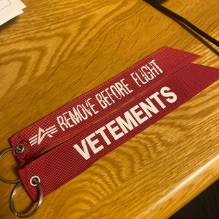 ヴェトモン(VETEMENTS)のvetements ヴェトモン  赤タグ(ブルゾン)