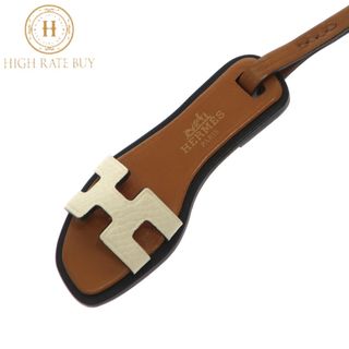 Hermes - 【新品】HERMES エルメス オラン ナノ チャーム ヴォーエプソン ヴァッシュハンター バトラー ナタ ナチュラルサブレ ブラック レディース バッグチャーム キーホルダー サンダルモチーフ Oran nano