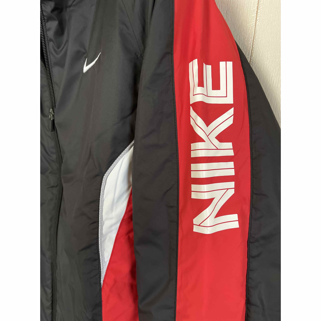 NIKE(ナイキ)のNIKE ウインドブレーカー スポーツ/アウトドアのランニング(ウェア)の商品写真