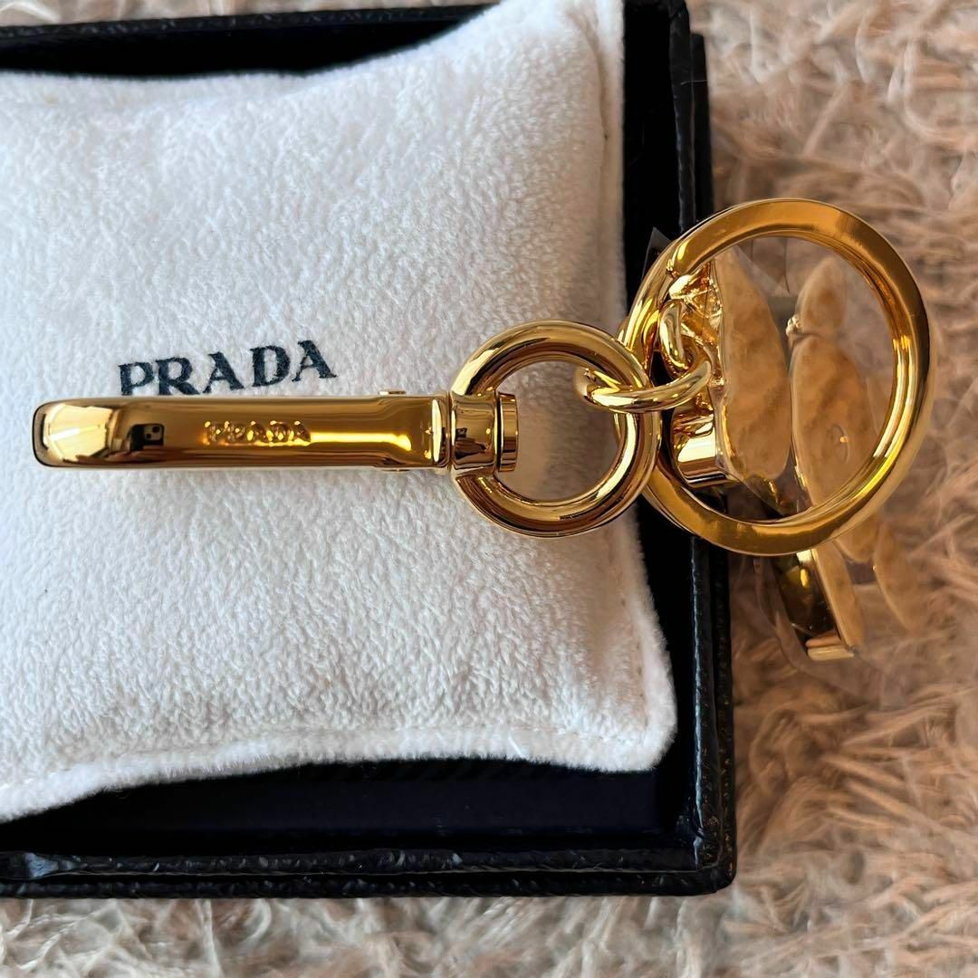 PRADA プラダ 三角プレート ブラック 黒 シルバー金具 メタル