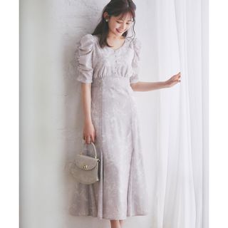 トッコクローゼット(TOCCO closet)のトッコクローゼット ラインフラワープリントギャザースリーブマーメイドワンピース(ロングワンピース/マキシワンピース)