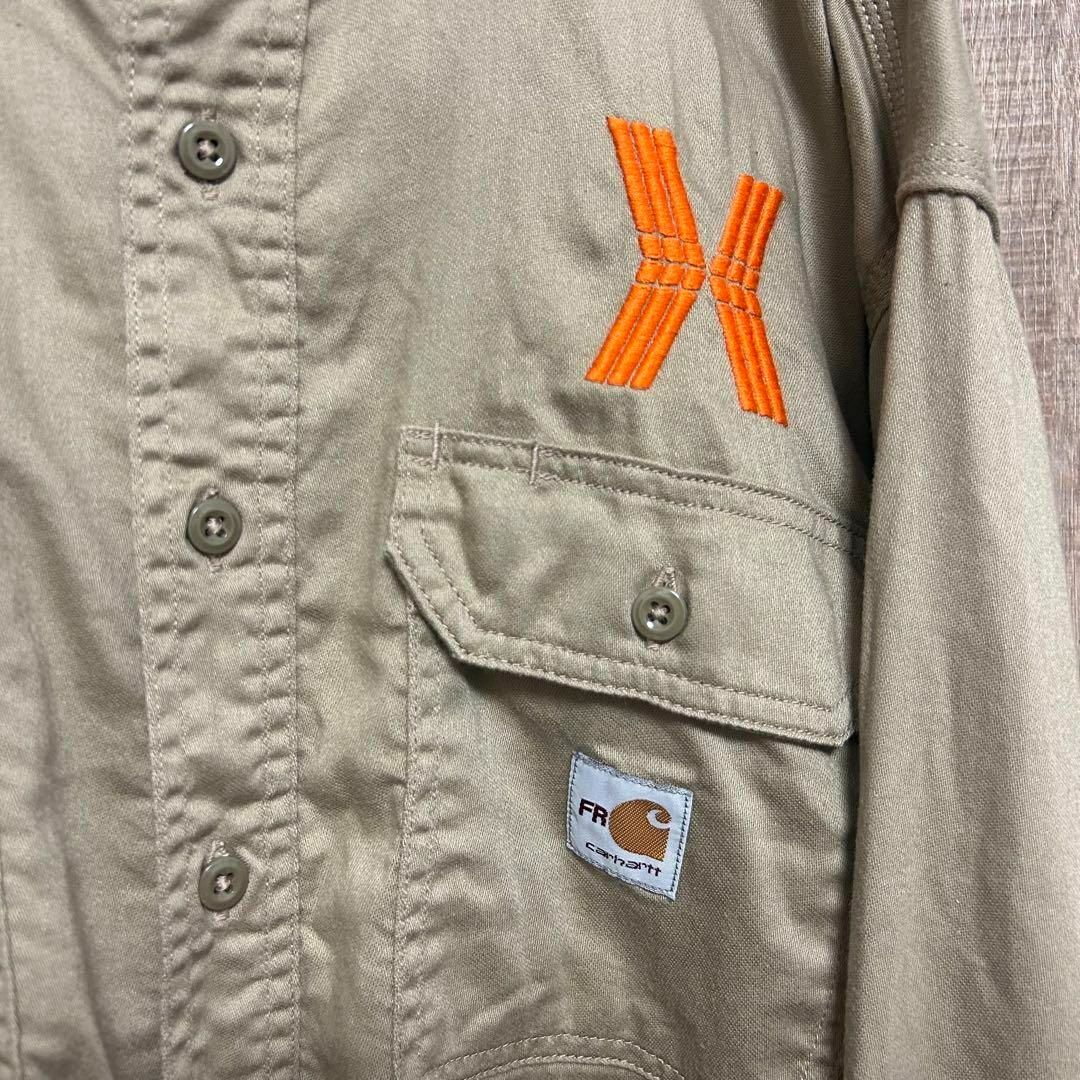 carhartt(カーハート)のCarhartt カーハート　ワークシャツ　ベージュ　ロゴタグ　刺繍ロゴ　XL メンズのトップス(シャツ)の商品写真